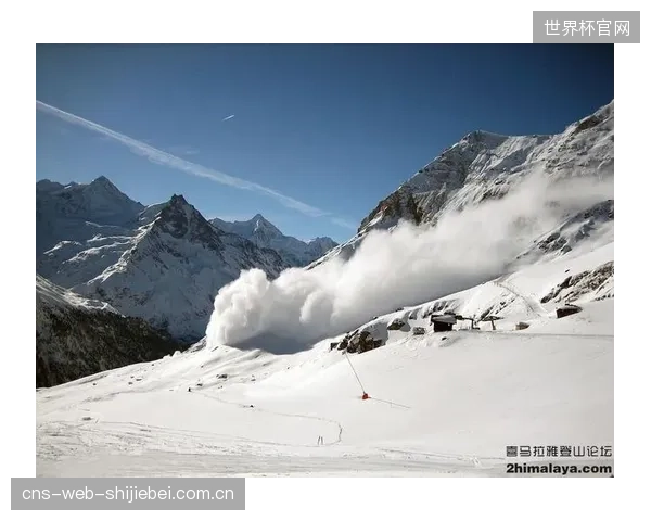 领先的滑雪度假区已将防护网的应力松弛标定，纳入与雪崩预测同等重要的风险缓释管理体系
